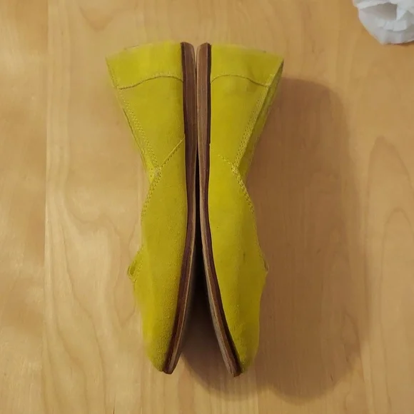 TOMS Shoes Blazing Yellow Women's Jutti Suede Flats Size 7 - Picture 9 of 16